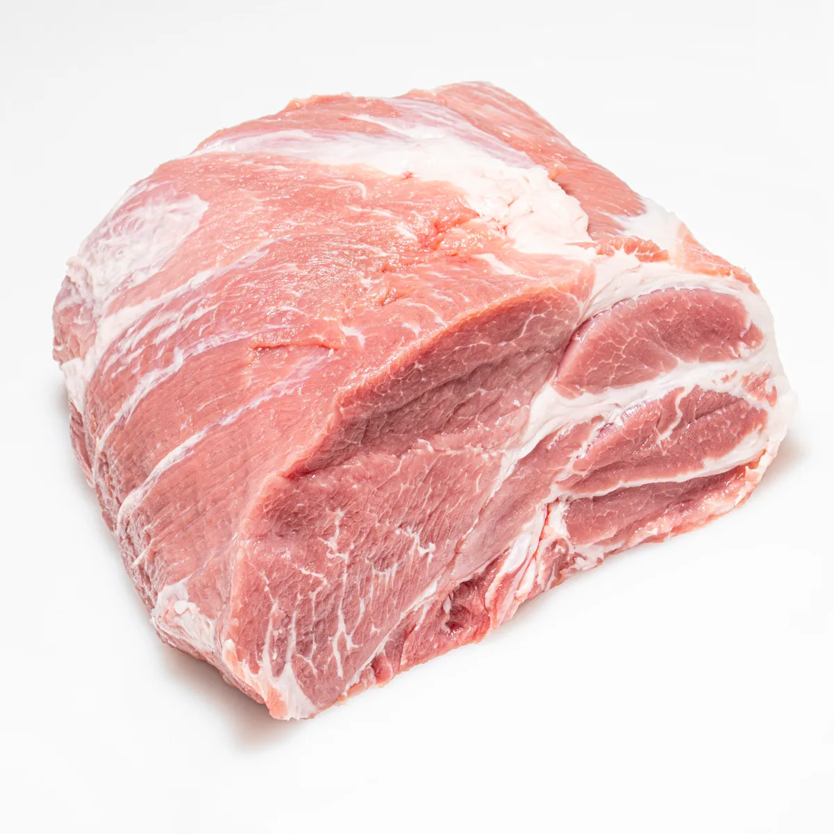 Großes Stück Mangalitza Kamm schön durchwachsen, alles auf weißem Hintergrund.