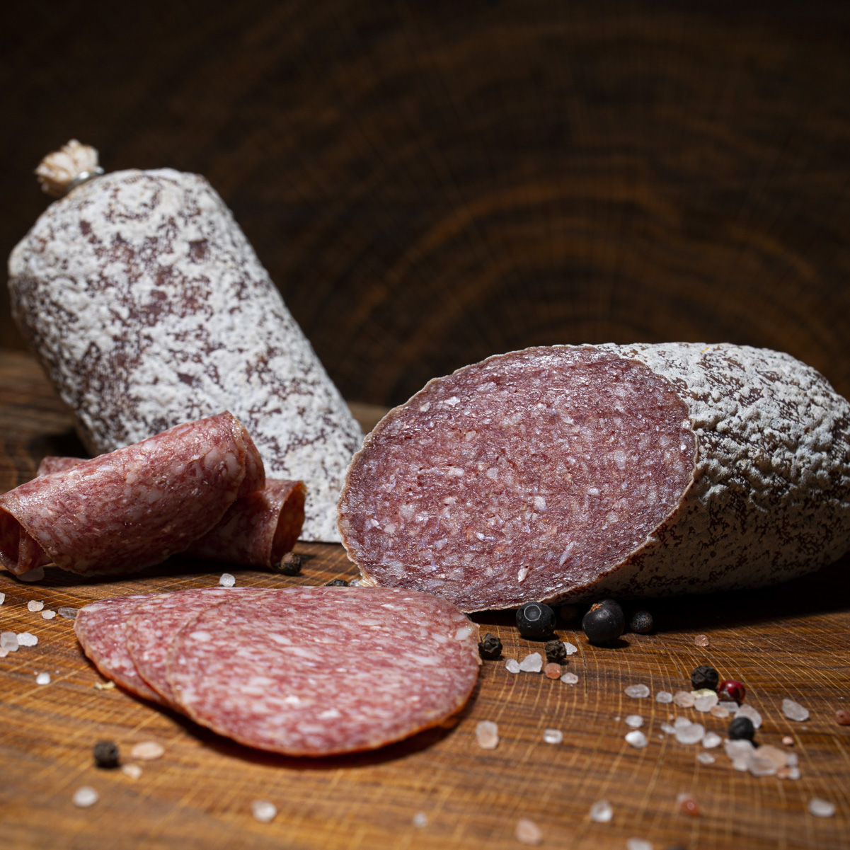 Mangalitzasalami in klein.