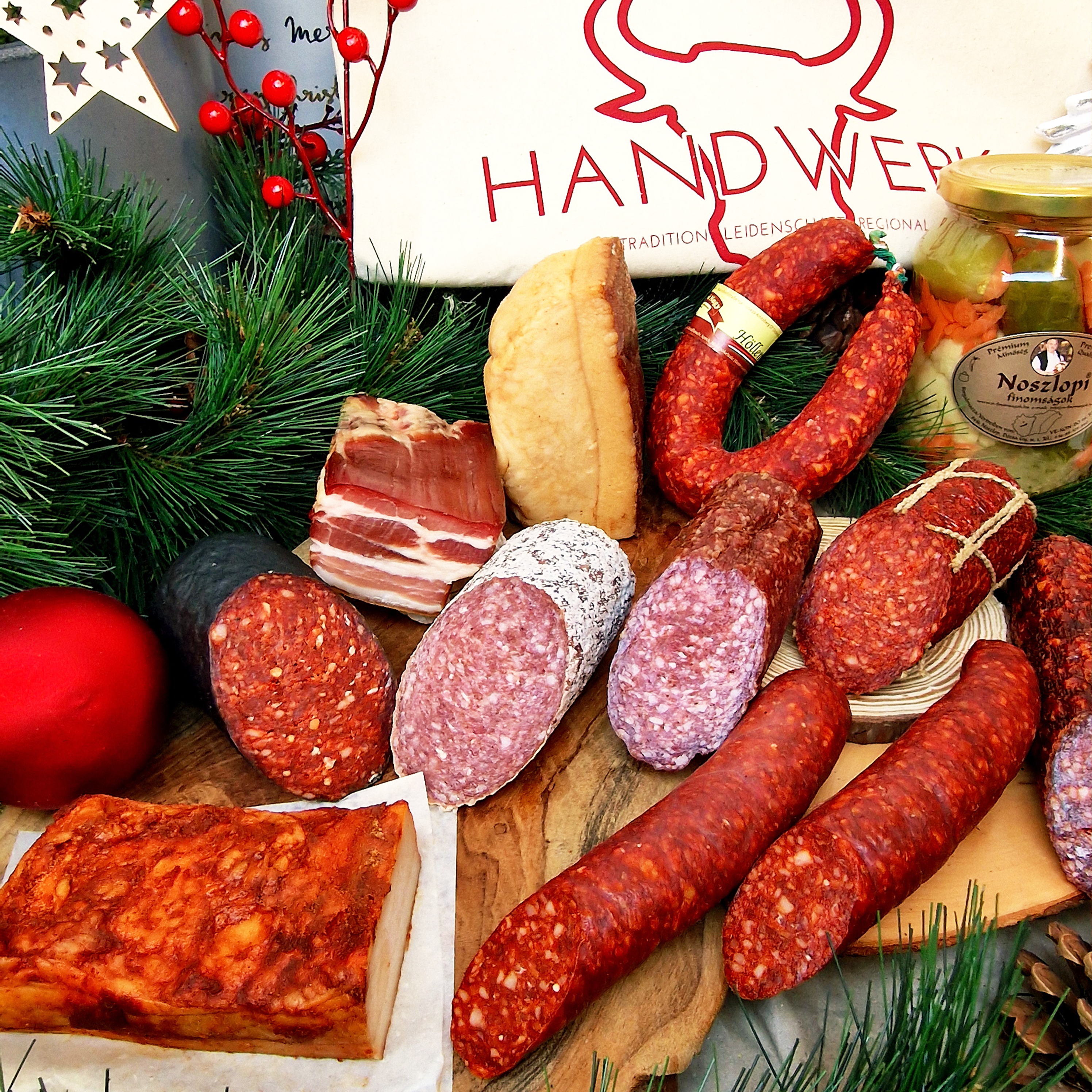 Adventskalender bestehend aus Wurstspezialitäten mit verschiedenen Wurstsorten.